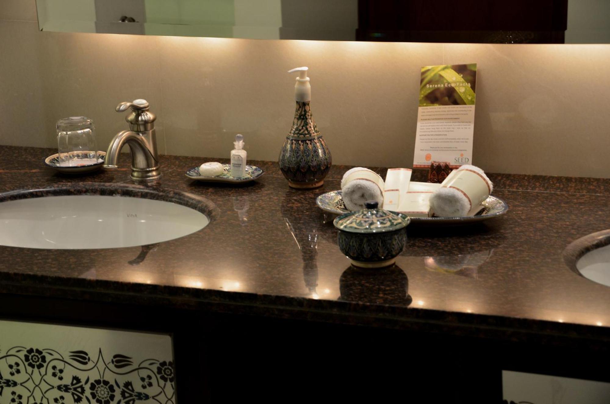 Dushanbe Serena Hotel Quarto foto