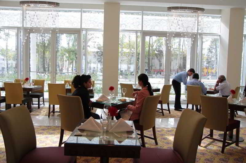 Dushanbe Serena Hotel Exterior foto